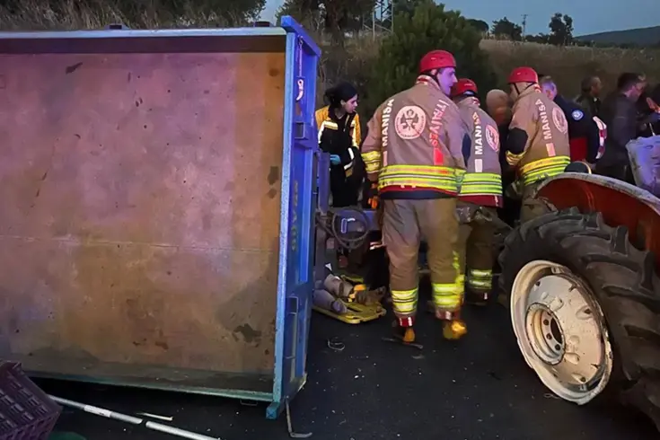 Akhisar'da zincirleme kaza: 2 ölü, 1'i ağır 7 yaralı